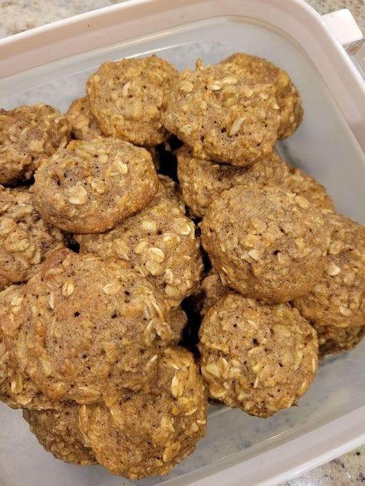 Fresh Apple Oatmeal Cookies