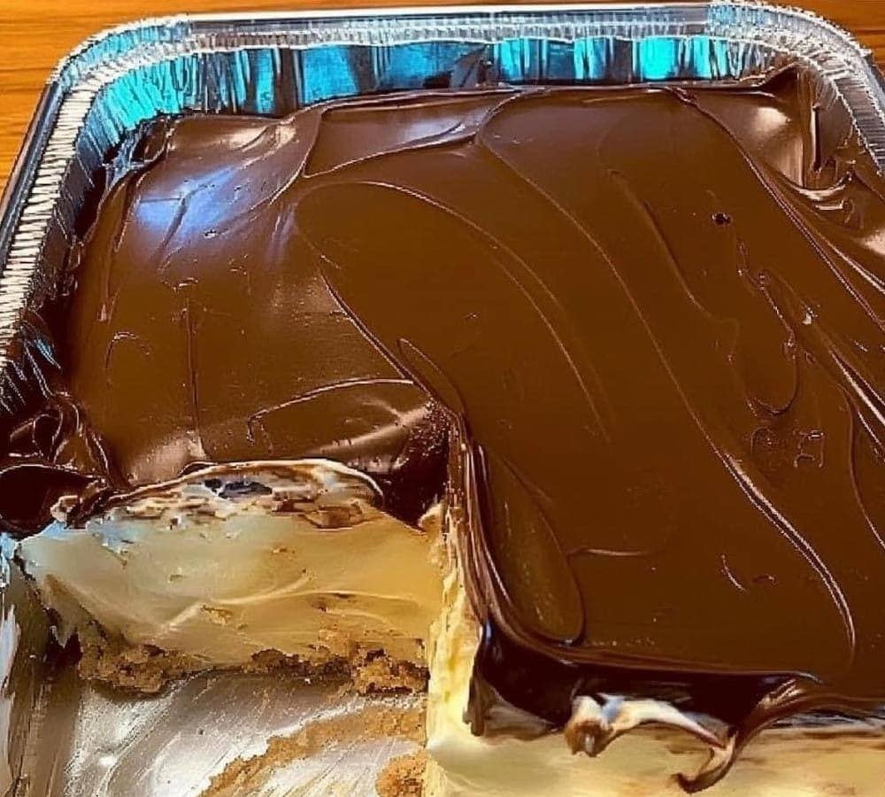 No bake Chocolate Eclair Cake