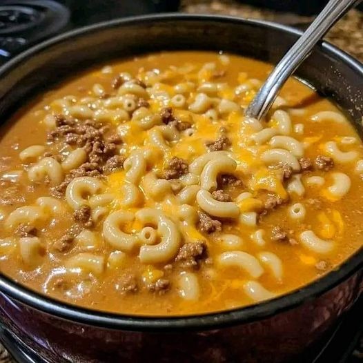 One-Pot Macaroni Cheeseburger Soup