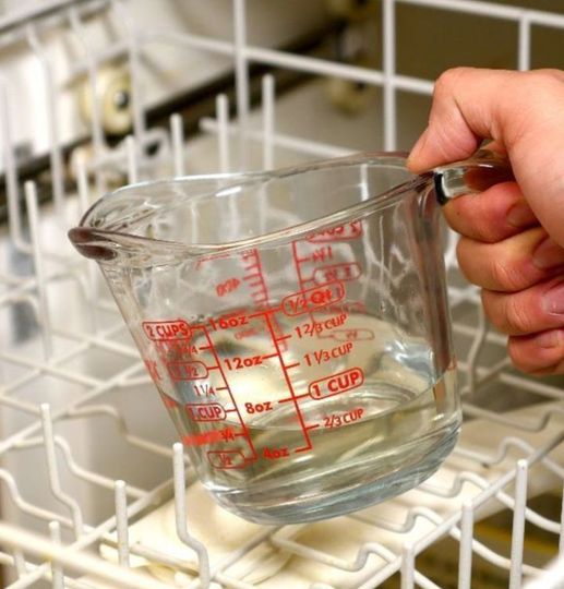 You may not think you need to clean your dishwasher but you really should. Here are 6 cleaning tips