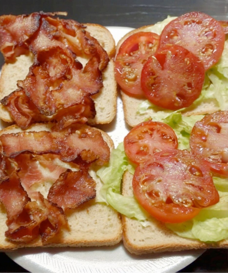 TREMENDOUS BLT SANDWICH