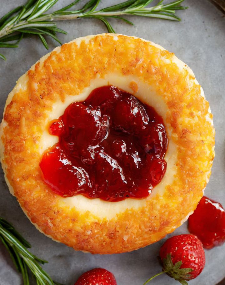 Pecan Cheddar Cheese Ring with Strawberry Preserves