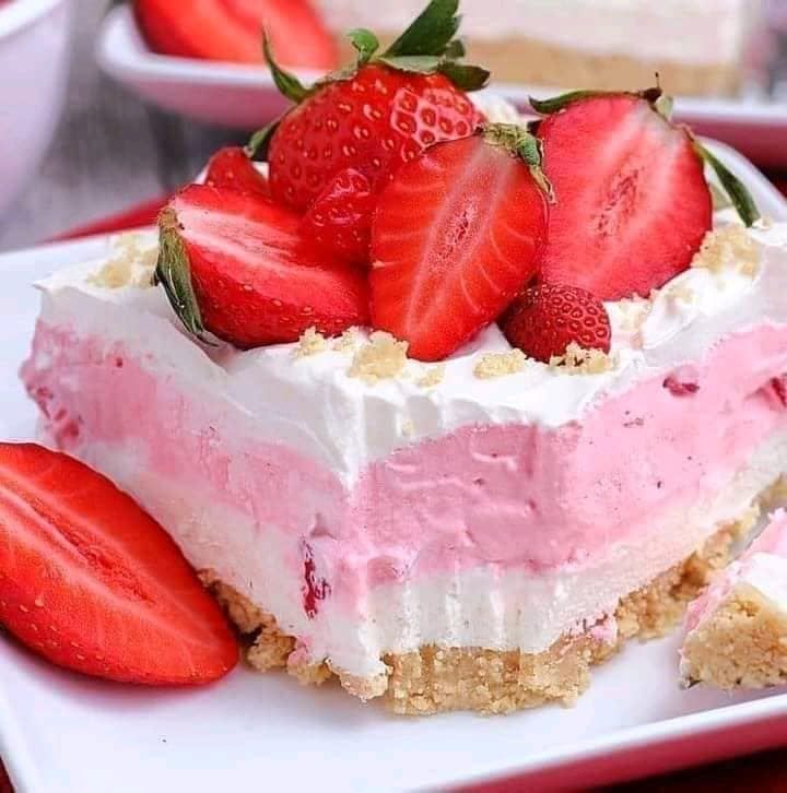 Strawberry Cheesecake Lush!