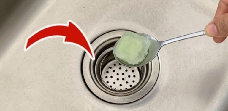 Put ice cubes in the sink. An amazing hack seen on TikTok! How does it work?